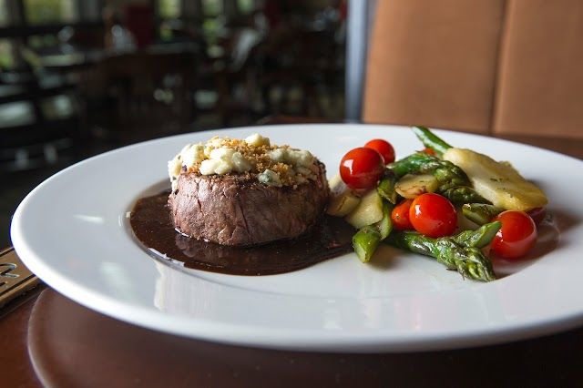 Stanford's Restaurant & Bar